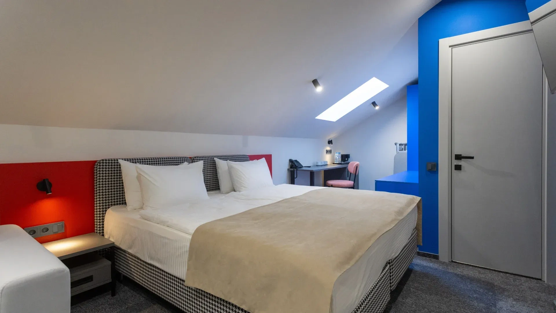 номер полулюкс аттик